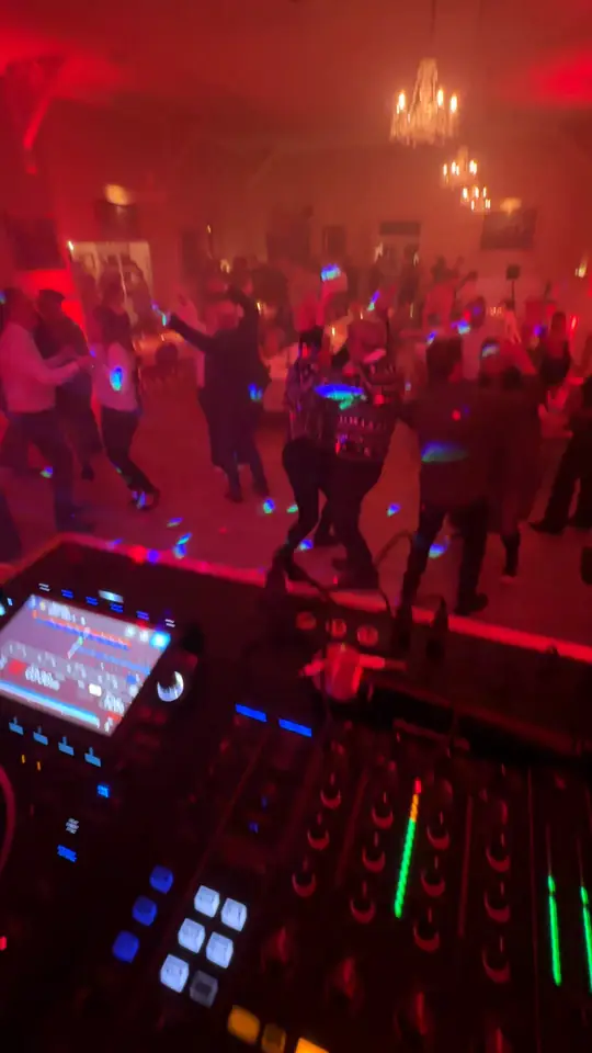 DJ til julefrokost – LIMIT-LESS